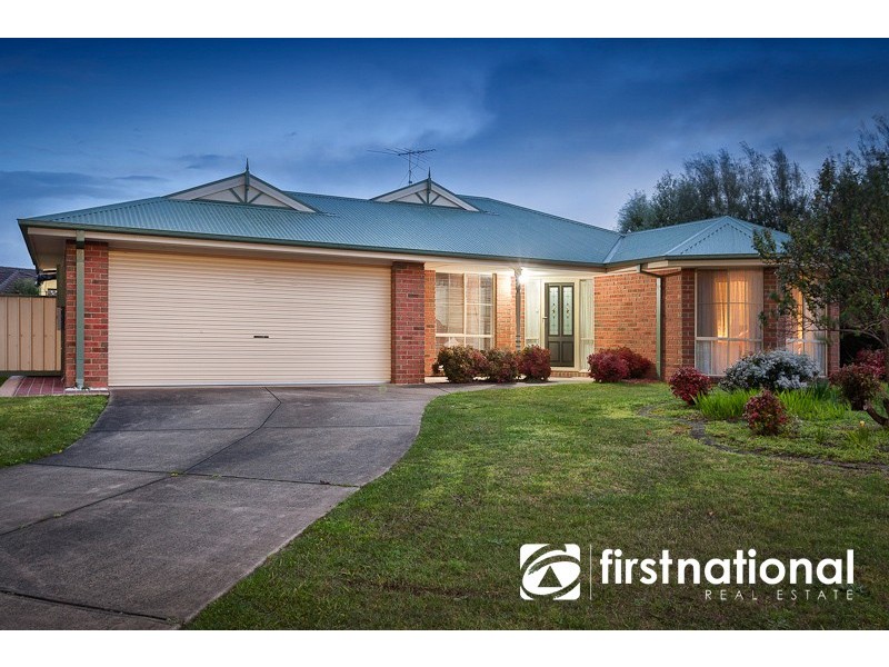 13 Claire Close, Pakenham VIC 3810