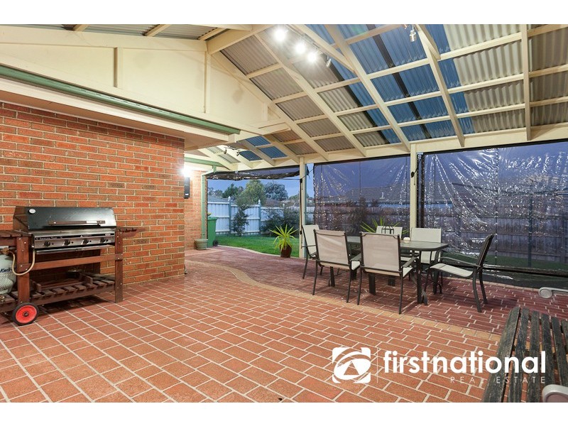 13 Claire Close, Pakenham VIC 3810