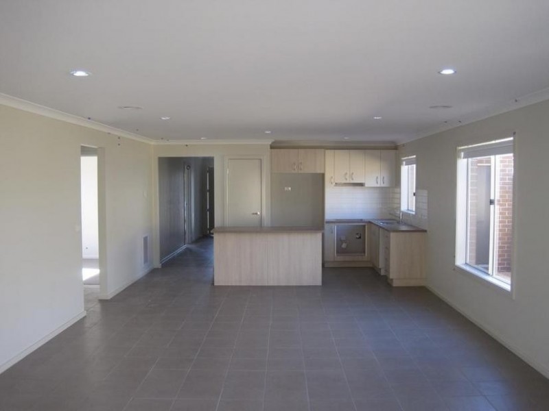 15 Markbeech Crescent, Officer VIC 3809