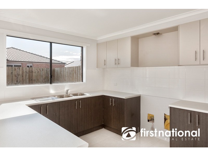 9 Raven Court, Pakenham VIC 3810