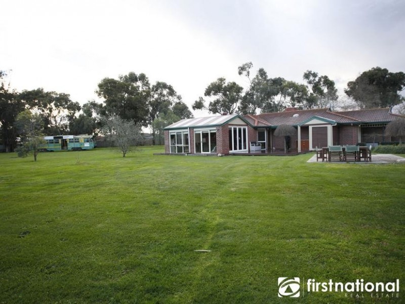 20 Oaktree Drive, Pakenham VIC 3810