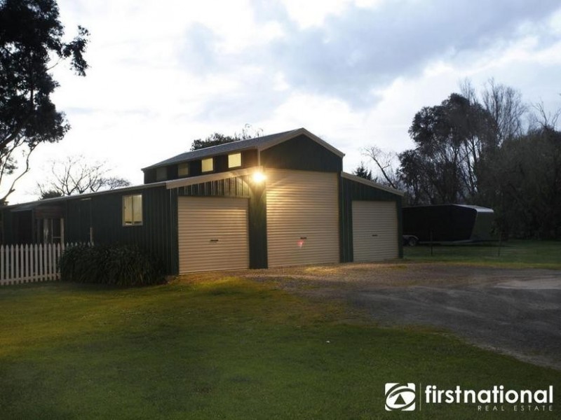 20 Oaktree Drive, Pakenham Upper VIC 3810