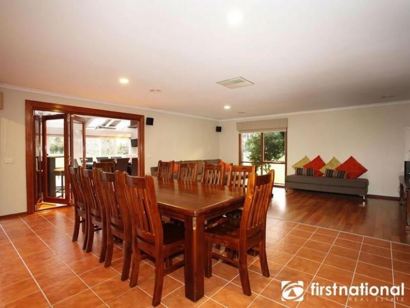 20 Oaktree Drive, Pakenham Upper VIC 3810