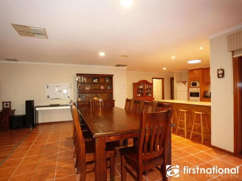 20 Oaktree Drive, Pakenham Upper VIC 3810