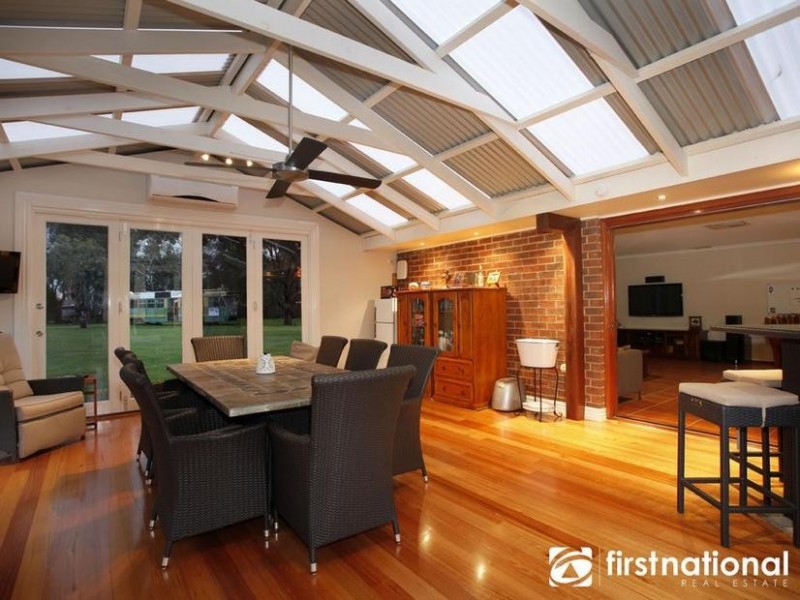 20 Oaktree Drive, Pakenham Upper VIC 3810