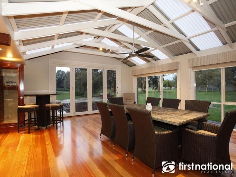20 Oaktree Drive, Pakenham Upper VIC 3810