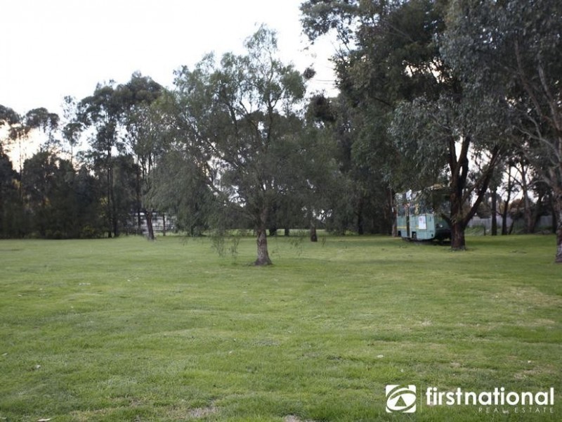 20 Oaktree Drive, Pakenham Upper VIC 3810