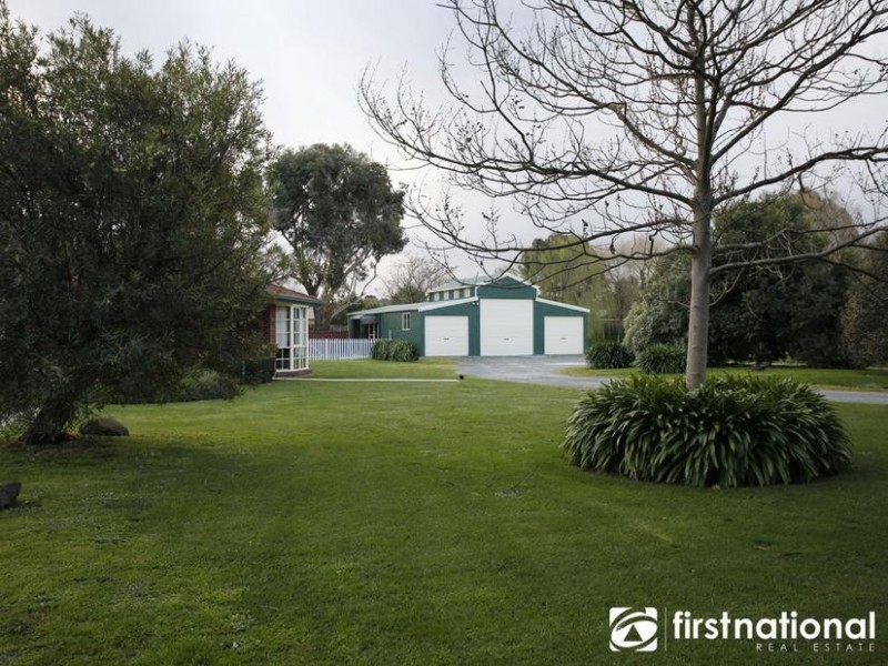 20 Oaktree Drive, Pakenham Upper VIC 3810