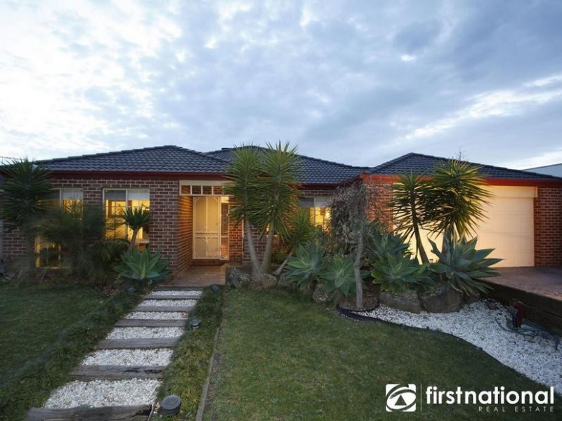 22 Oaklands Way, Pakenham VIC 3810