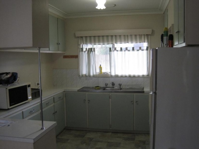 75 Princes Highway, Pakenham VIC 3810