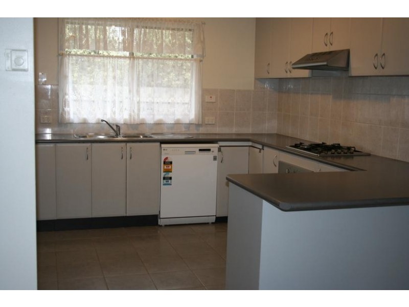 1/8 Broadhurst Road, Pakenham VIC 3810