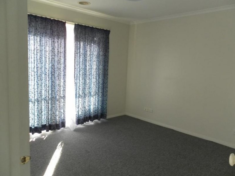 1/8 Broadhurst Road, Pakenham VIC 3810