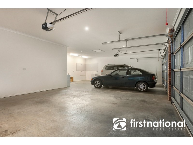 5 Carrington Drive, Pakenham VIC 3810