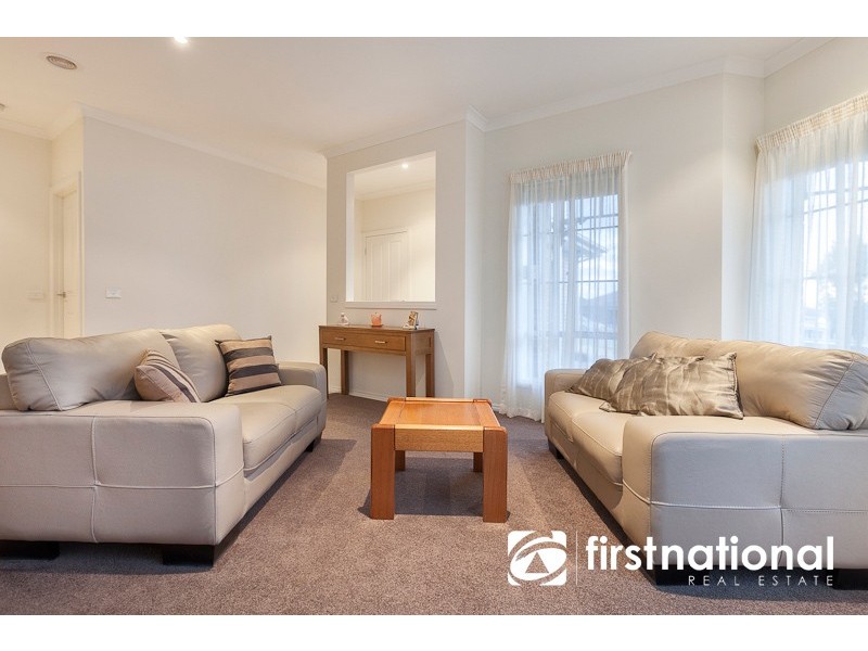 5 Carrington Drive, Pakenham VIC 3810