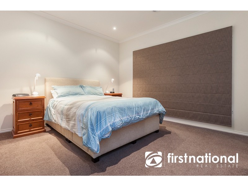 5 Carrington Drive, Pakenham VIC 3810