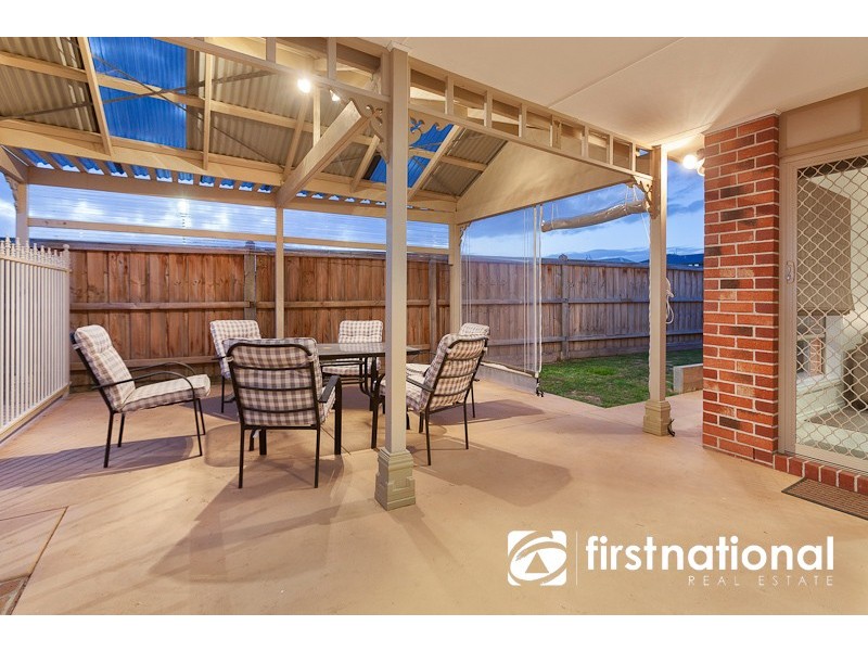 5 Carrington Drive, Pakenham VIC 3810