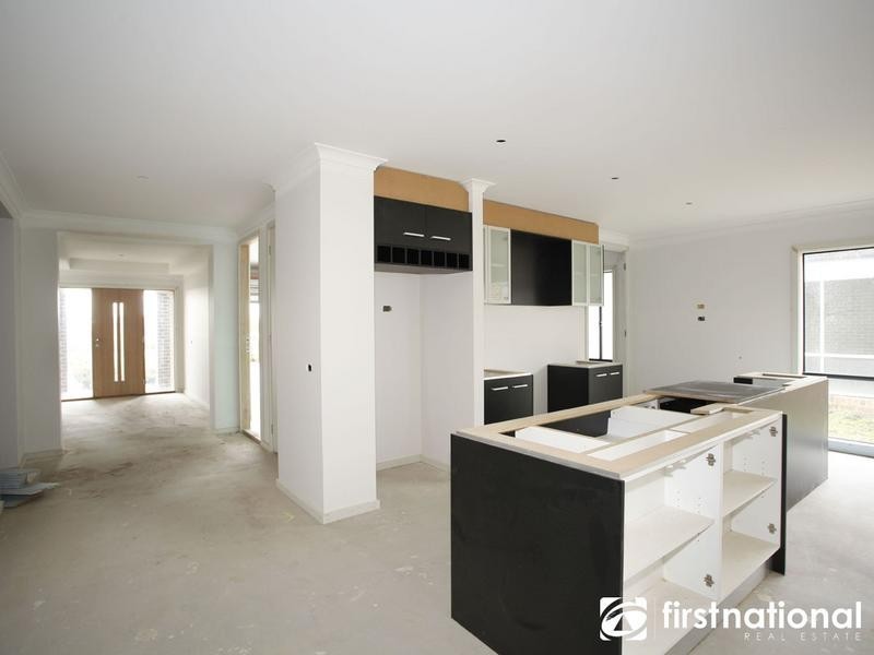 9 Edenbrook Circuit, Pakenham VIC 3810