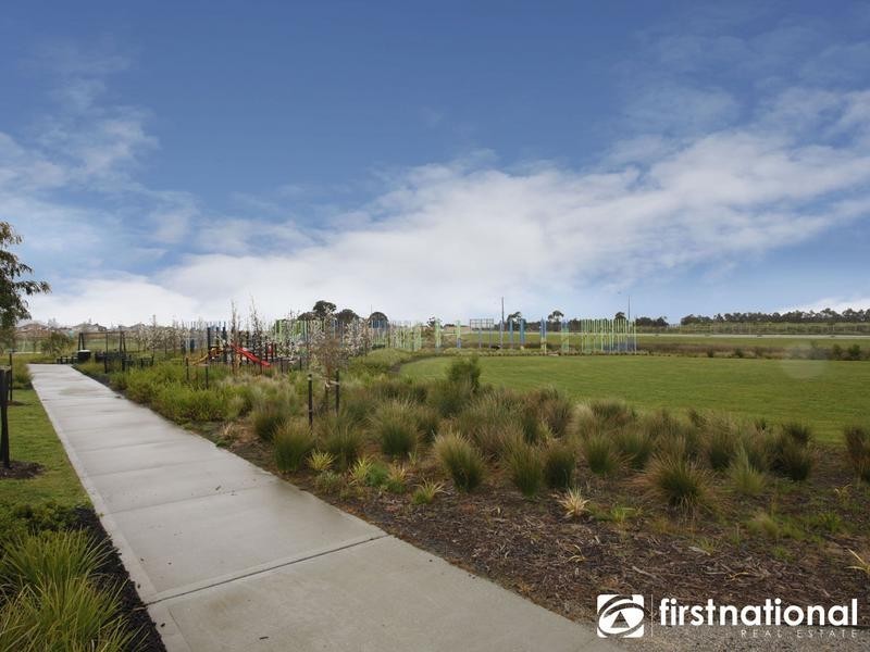 9 Edenbrook Circuit, Pakenham VIC 3810