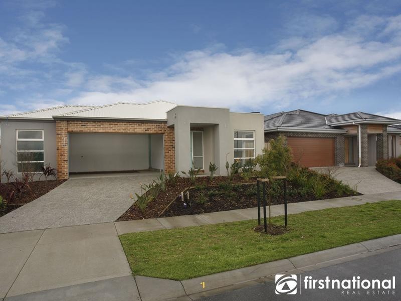 9 Edenbrook Circuit, Pakenham VIC 3810