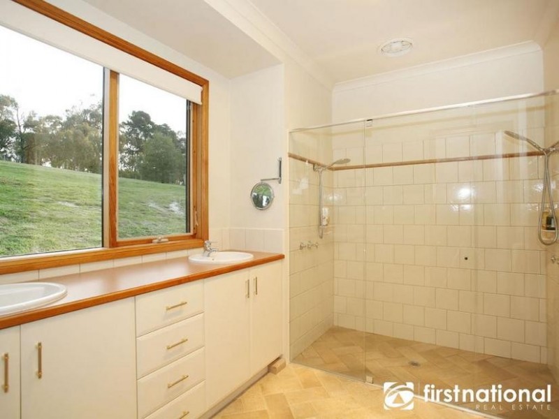 50 Lilliput Ln, Pakenham Upper VIC 3810