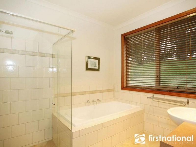 50 Lilliput Ln, Pakenham Upper VIC 3810