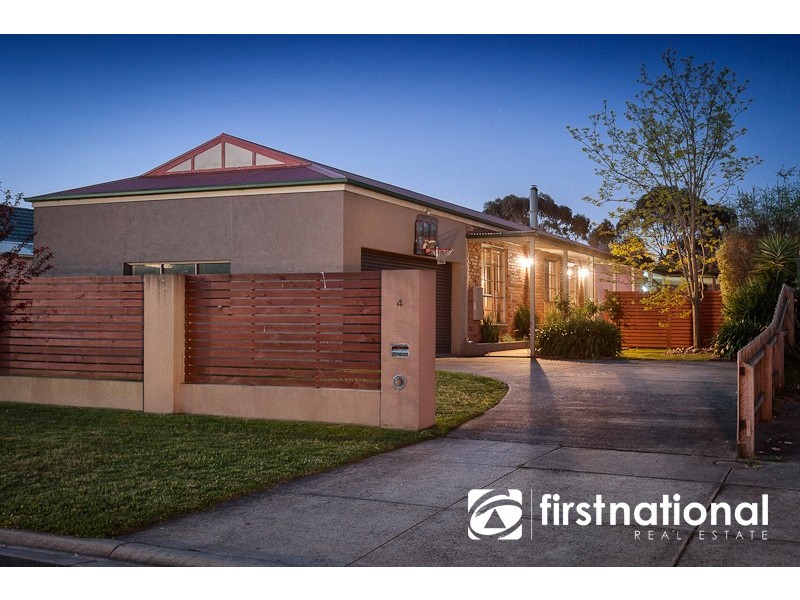 4 Harness Place, Pakenham VIC 3810