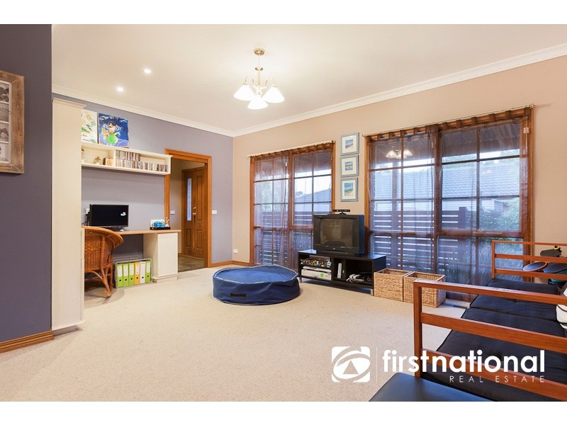 4 Harness Place, Pakenham VIC 3810