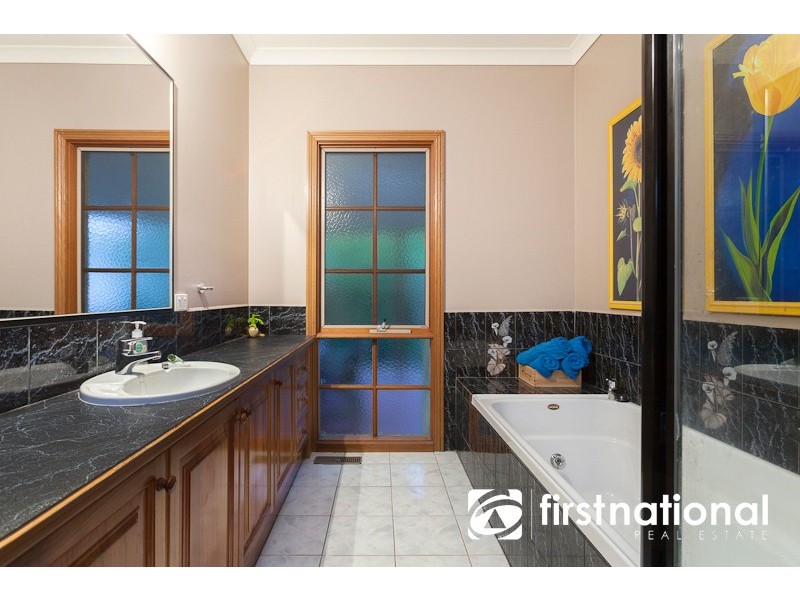 4 Harness Place, Pakenham VIC 3810