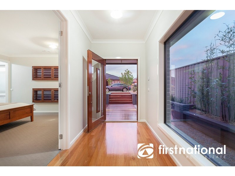 14 Carrington Drive, Pakenham VIC 3810