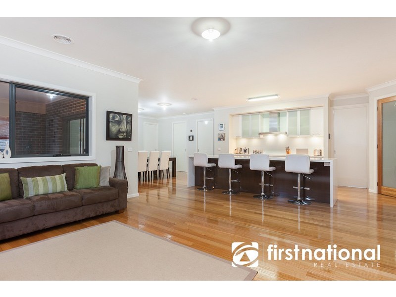 14 Carrington Drive, Pakenham VIC 3810