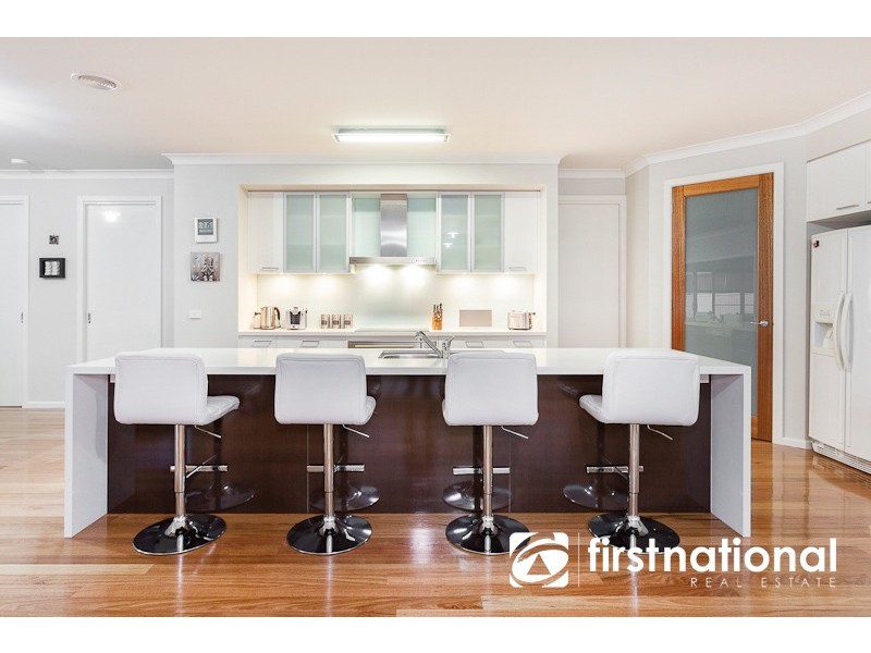 14 Carrington Drive, Pakenham VIC 3810