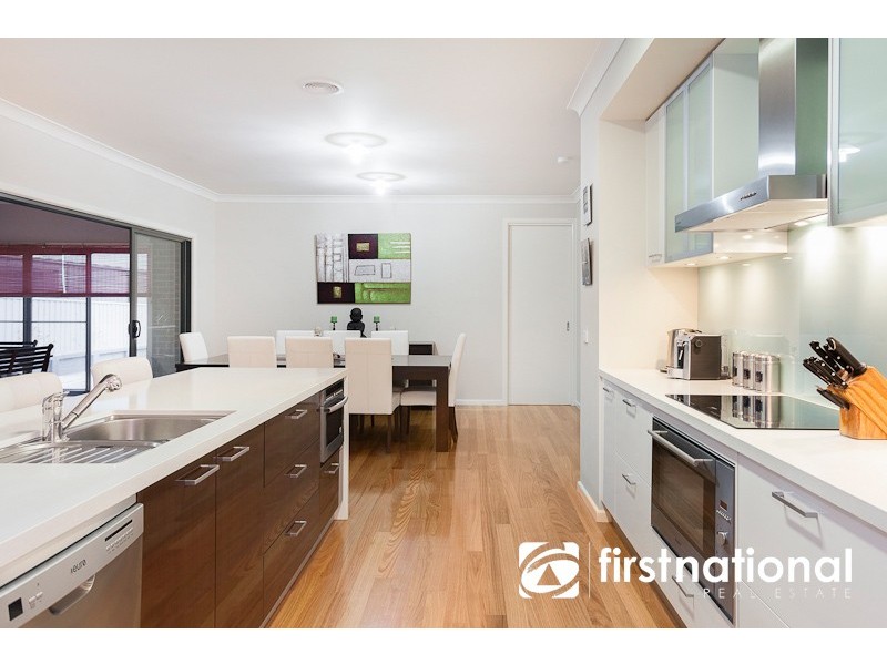 14 Carrington Drive, Pakenham VIC 3810