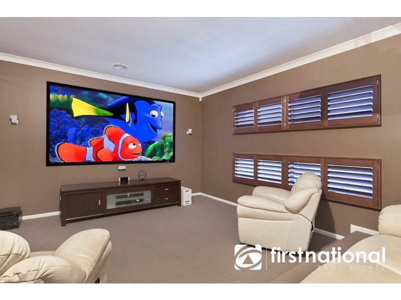 14 Carrington Drive, Pakenham VIC 3810