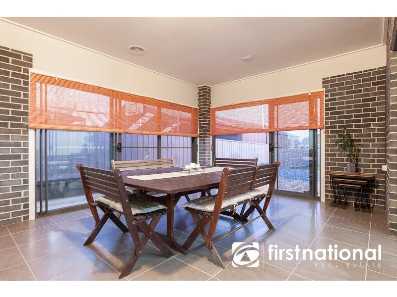 14 Carrington Drive, Pakenham VIC 3810