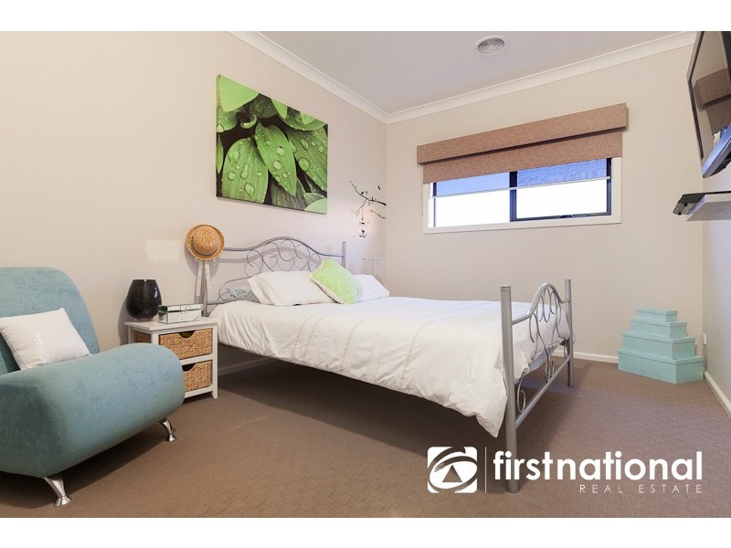 14 Carrington Drive, Pakenham VIC 3810