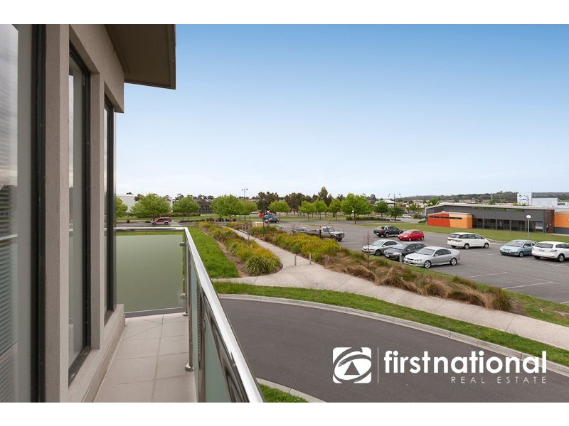 40 Edgeware Close, Pakenham VIC 3810