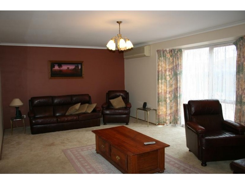 6 Damien Court, Pakenham VIC 3810