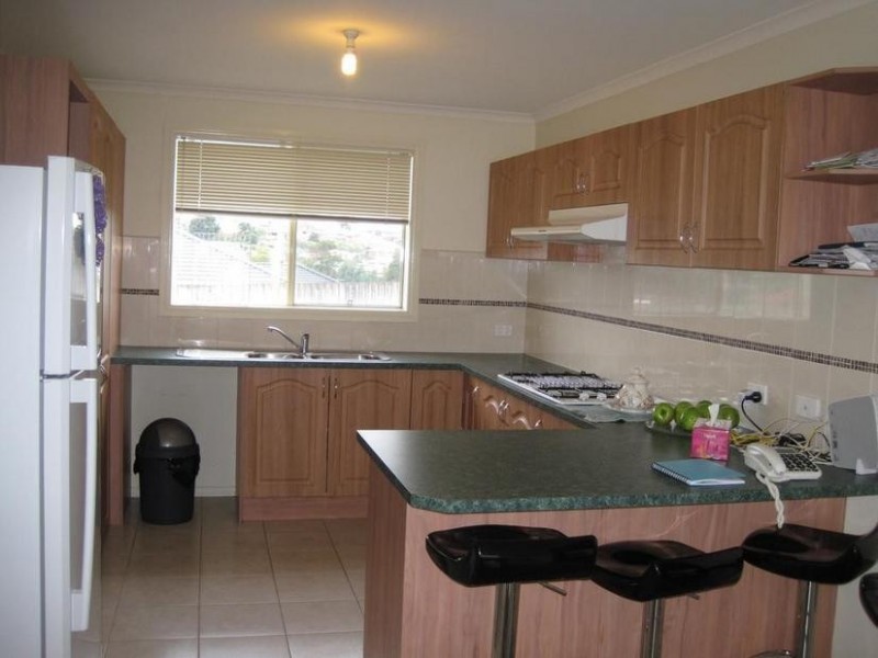 9 Torre Road, Pakenham VIC 3810