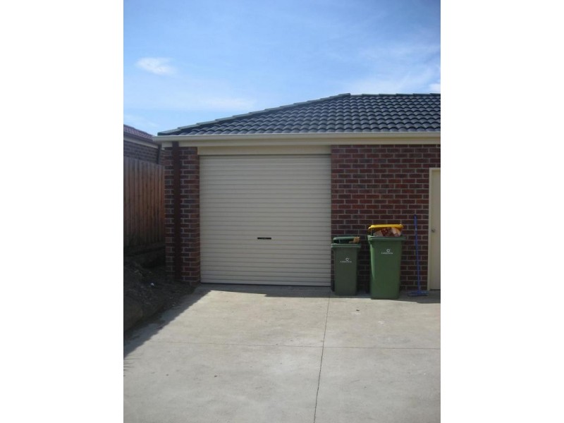 9 Torre Road, Pakenham VIC 3810