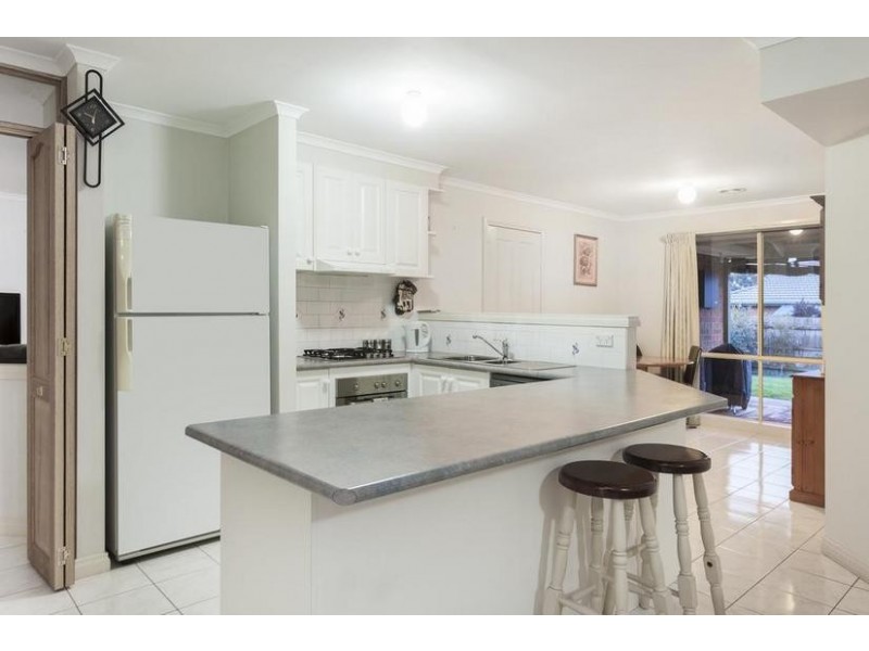 13 Claire Close, Pakenham VIC 3810