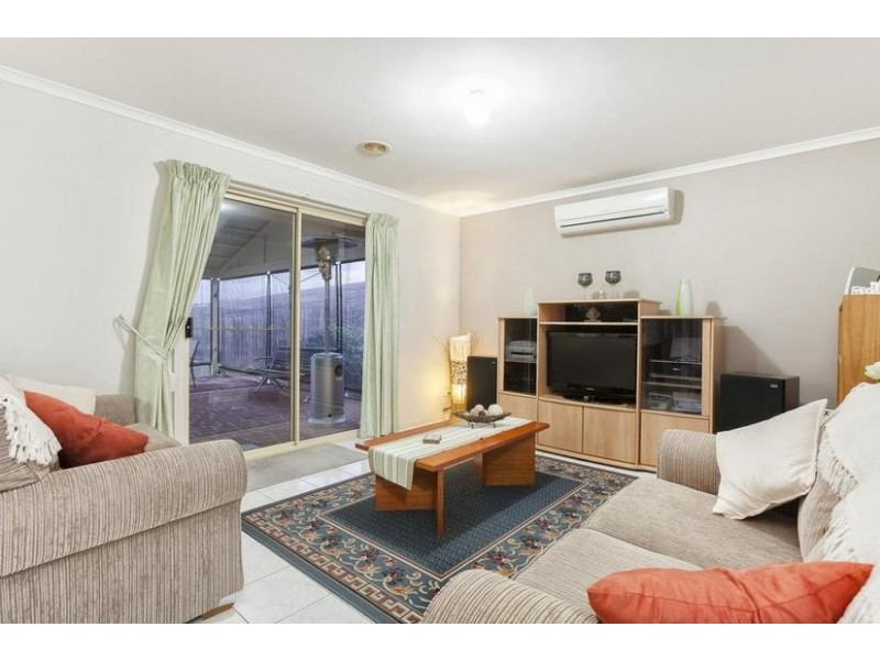 13 Claire Close, Pakenham VIC 3810