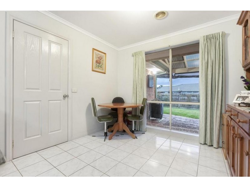 13 Claire Close, Pakenham VIC 3810
