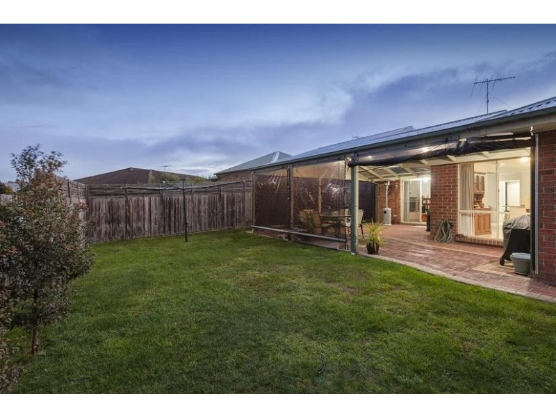 13 Claire Close, Pakenham VIC 3810