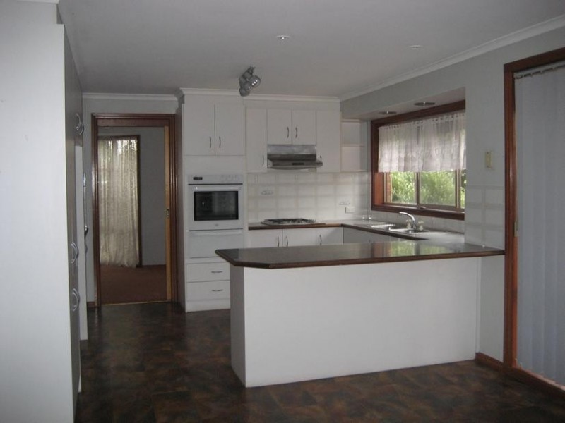 28 Eagle Drive, Pakenham VIC 3810