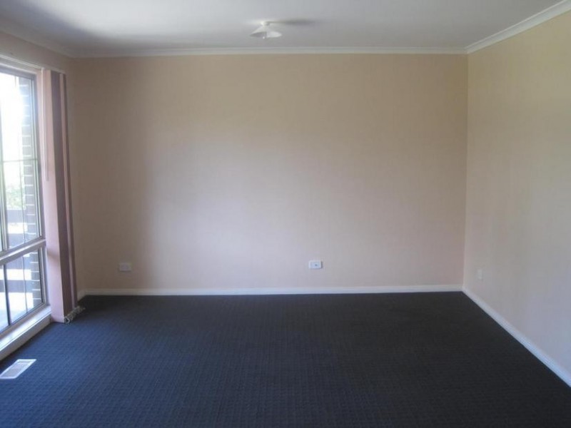 31 Riviera Drive, Pakenham VIC 3810