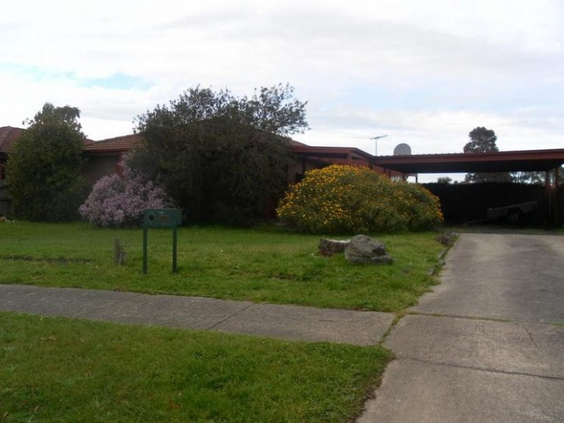 54 Bluegrass Crescent, Pakenham VIC 3810