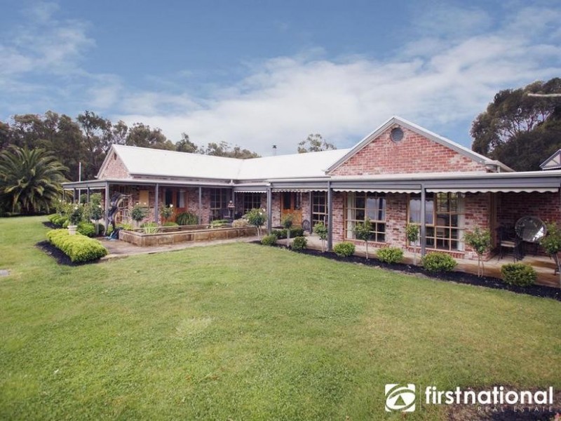 70 Sanders Rd, Garfield North VIC 3814