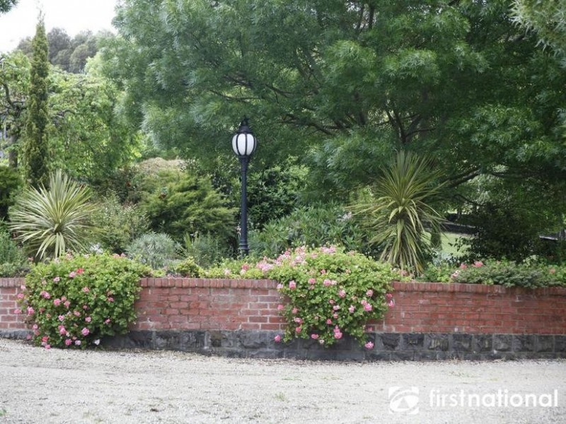 70 Sanders Rd, Garfield North VIC 3814