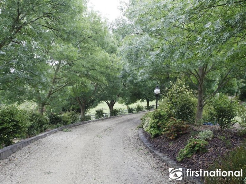 70 Sanders Rd, Garfield North VIC 3814