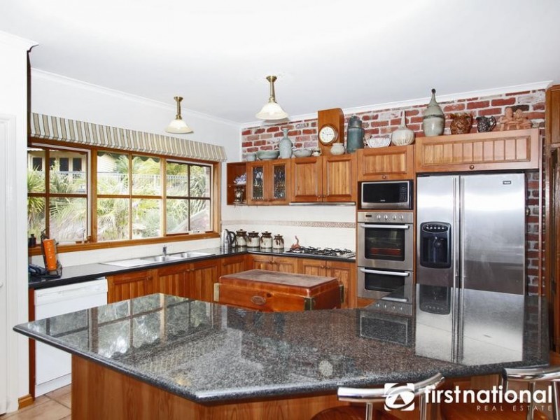 70 Sanders Rd, Garfield North VIC 3814